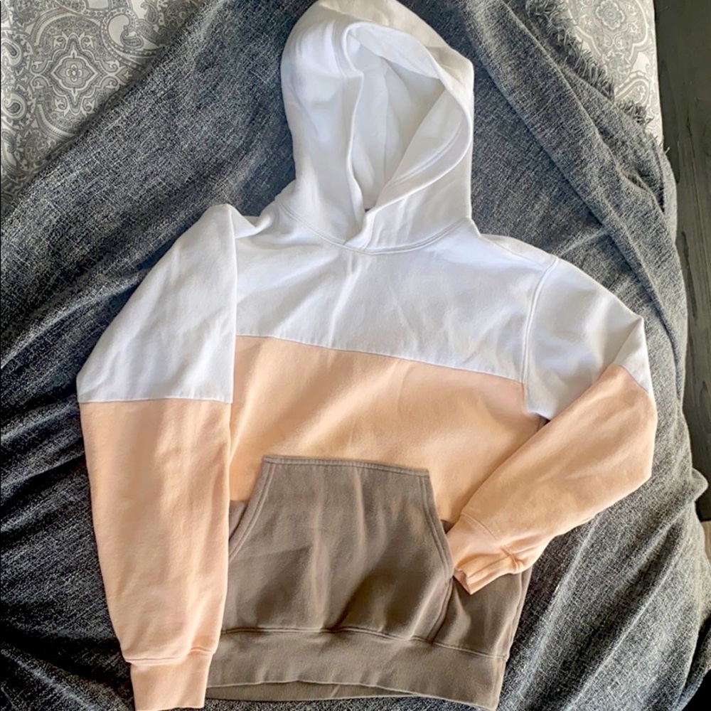 EUC TNA Perfect hoodie in size small